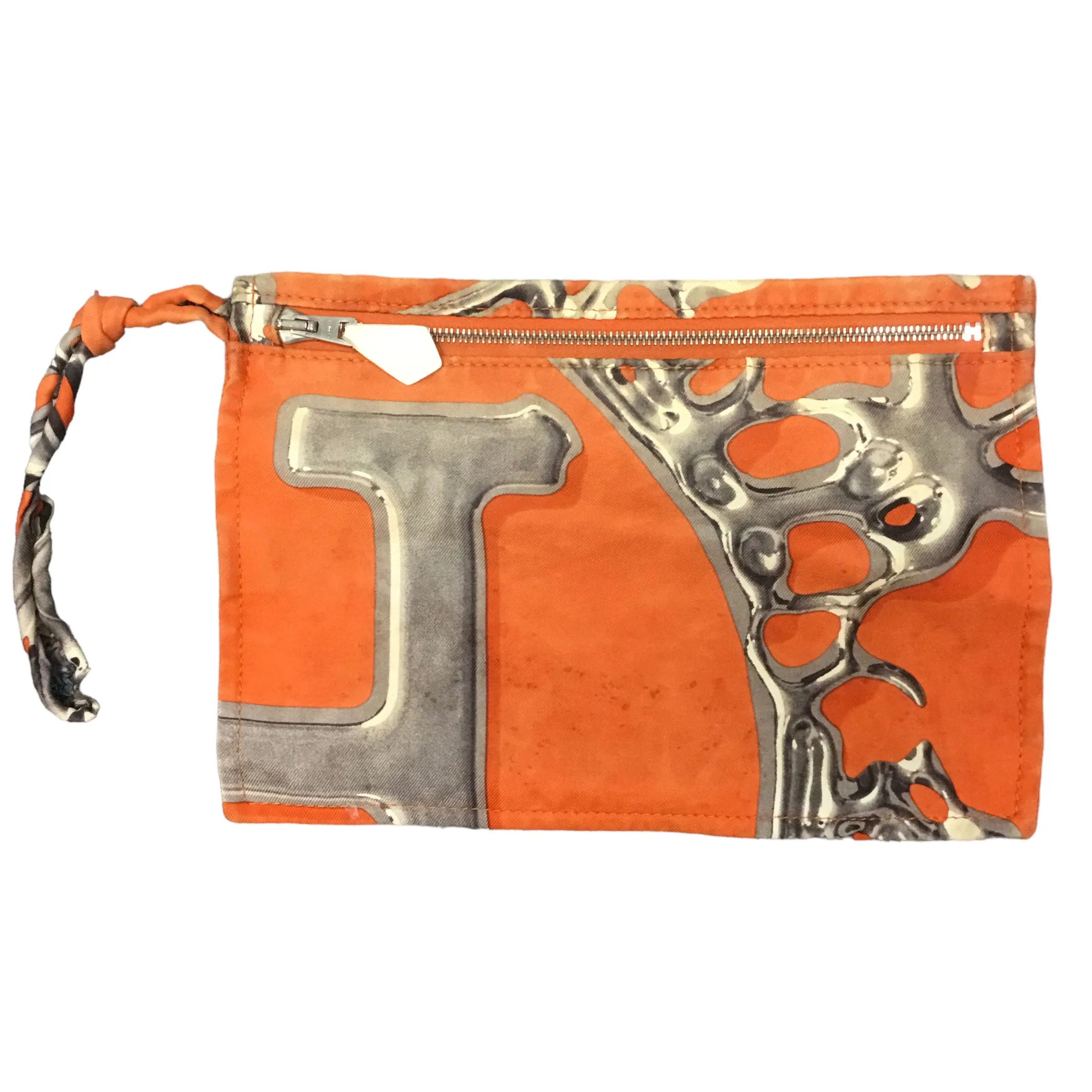 Medium Luxury Designer Handbag by Hermès - Exquisite Elegance and Timeless Style